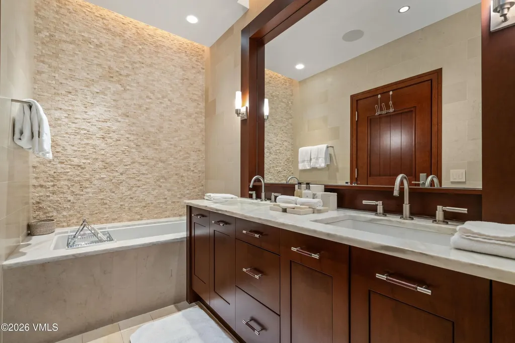 141 E Meadow Drive Vail CO 81657