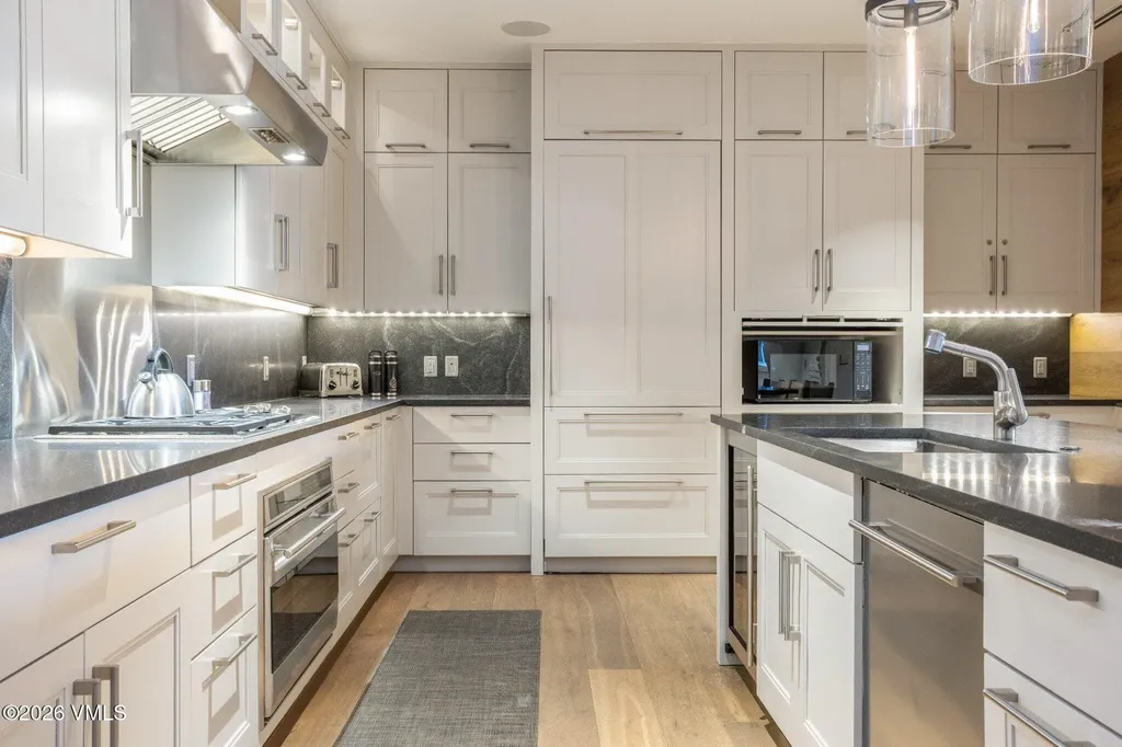 141 E Meadow Drive Vail CO 81657