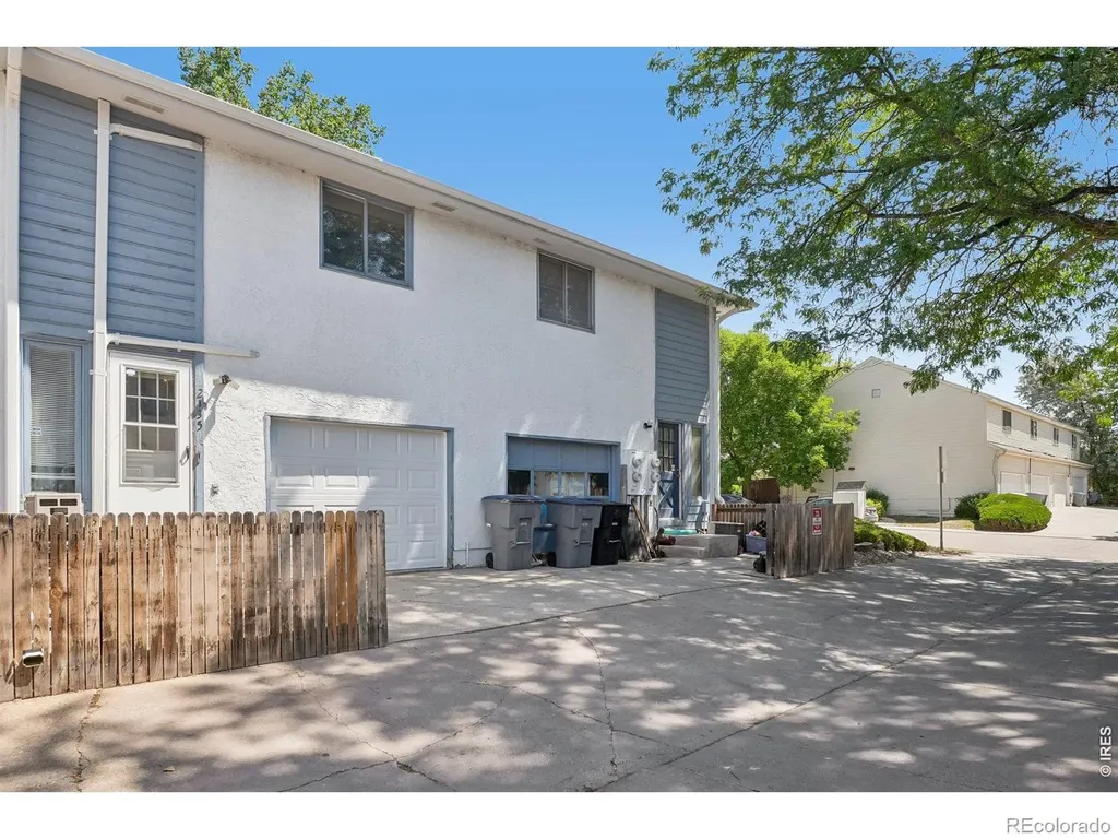 2135 Meadow Court Longmont CO 80501