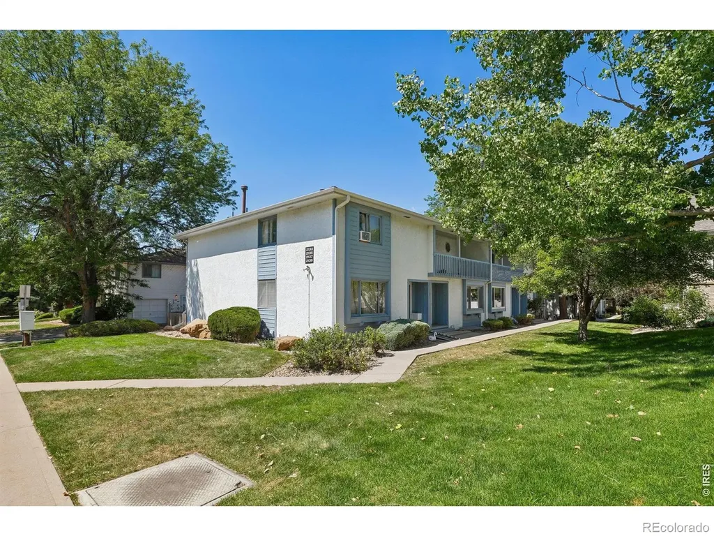2135 Meadow Court Longmont CO 80501