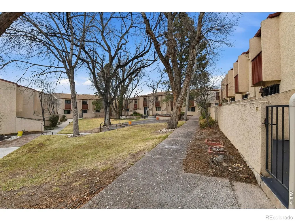 1060 S Parker Road Denver CO 80231