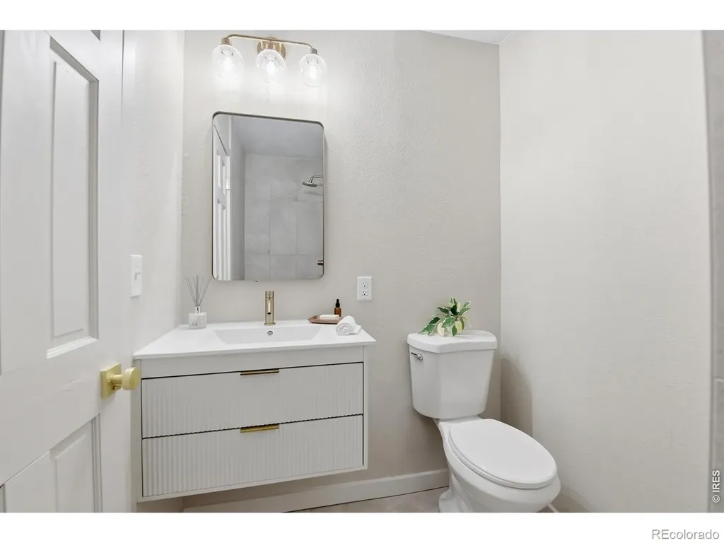 1060 S Parker Road Denver CO 80231