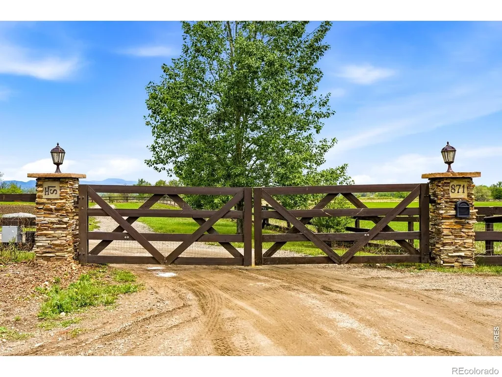871 Bluebird Lane Lafayette CO 80026