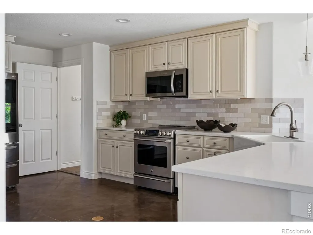 2554 Dutch Court Lafayette CO 80026