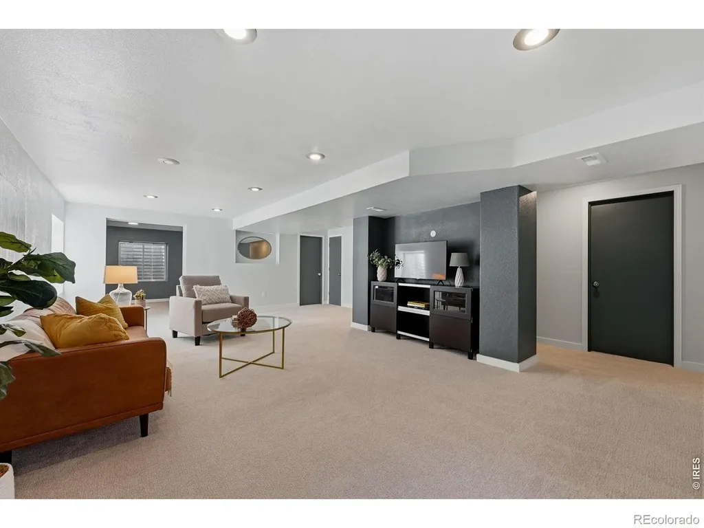 1604 Naples Lane Longmont CO 80503