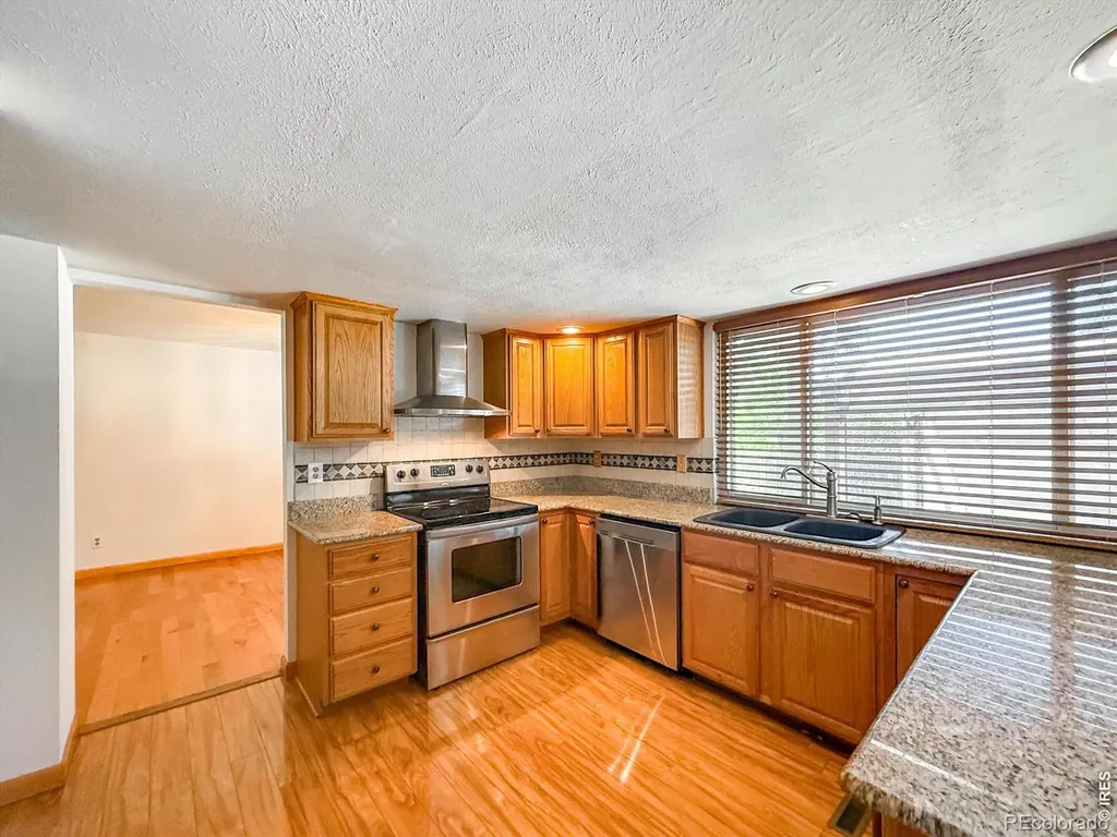 1703 Drake Street Longmont CO 80503