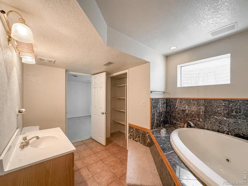 1703 Drake Street Longmont CO 80503