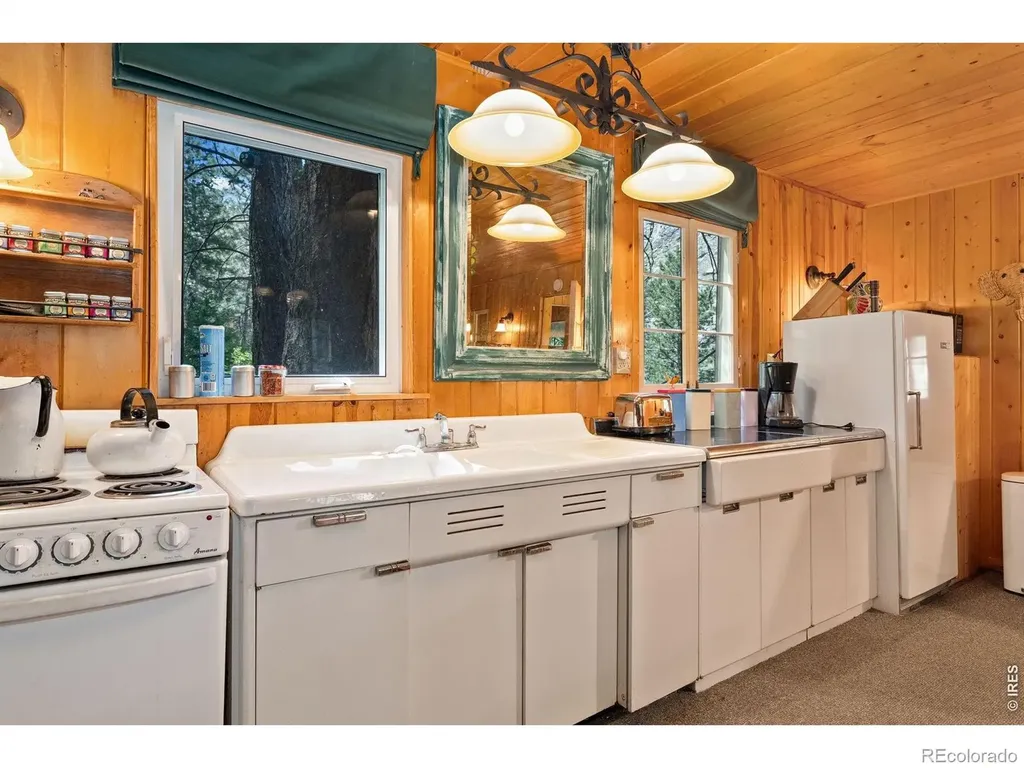 11005 W Highway 14 Bellvue CO 80512
