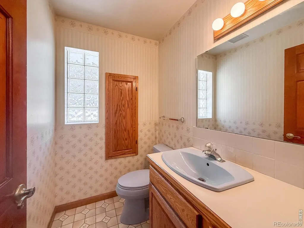 2224 Spindrift Drive Longmont CO 80503