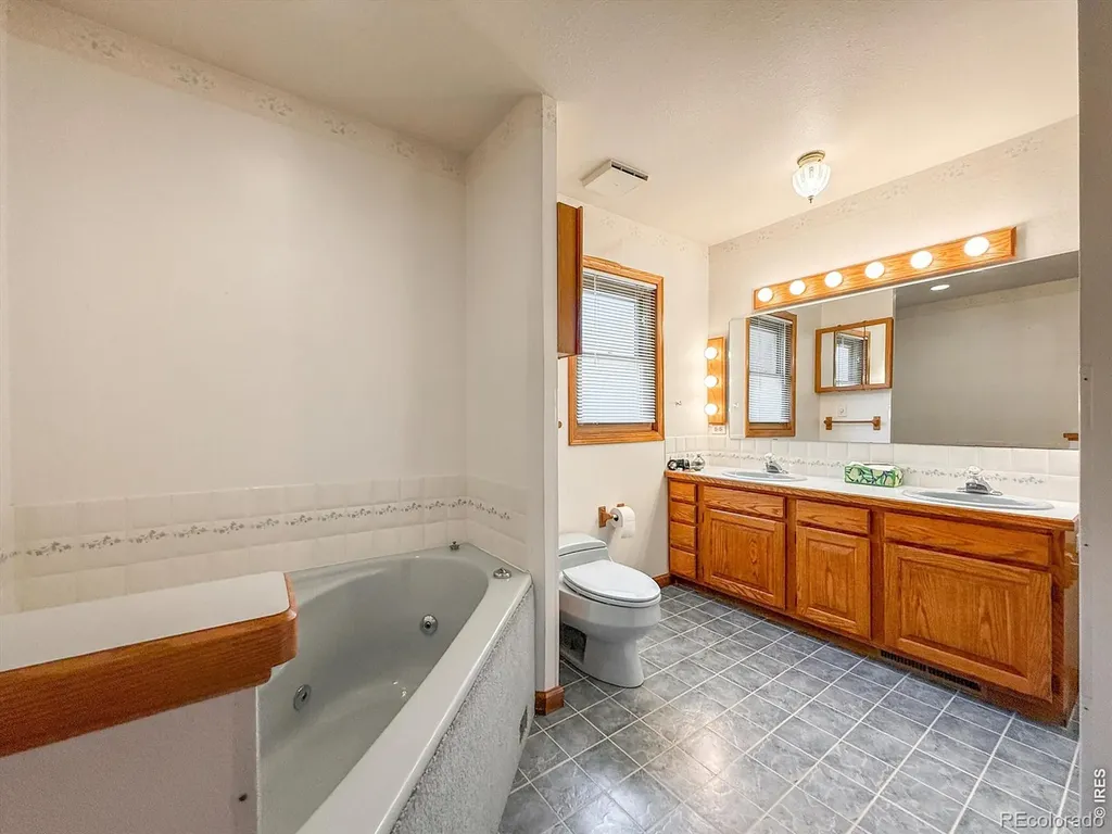 2224 Spindrift Drive Longmont CO 80503