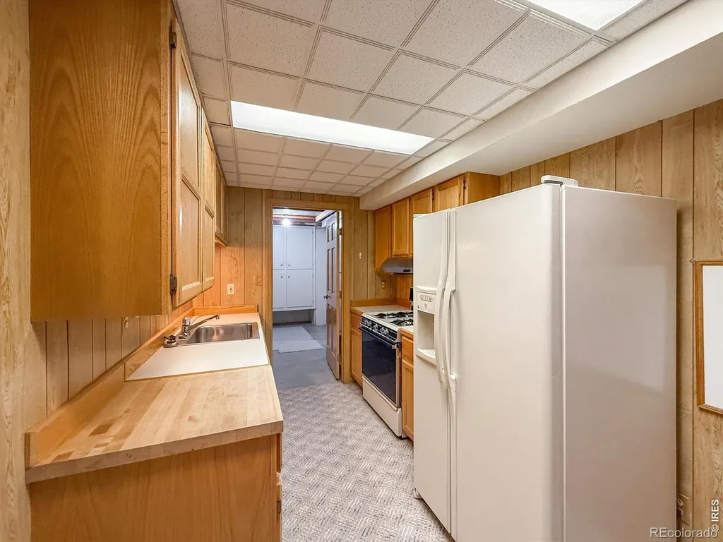 2224 Spindrift Drive Longmont CO 80503