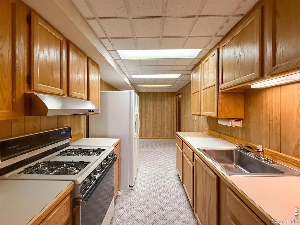 2224 Spindrift Drive Longmont CO 80503