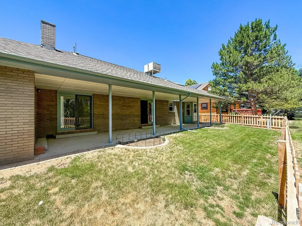 2224 Spindrift Drive Longmont CO 80503