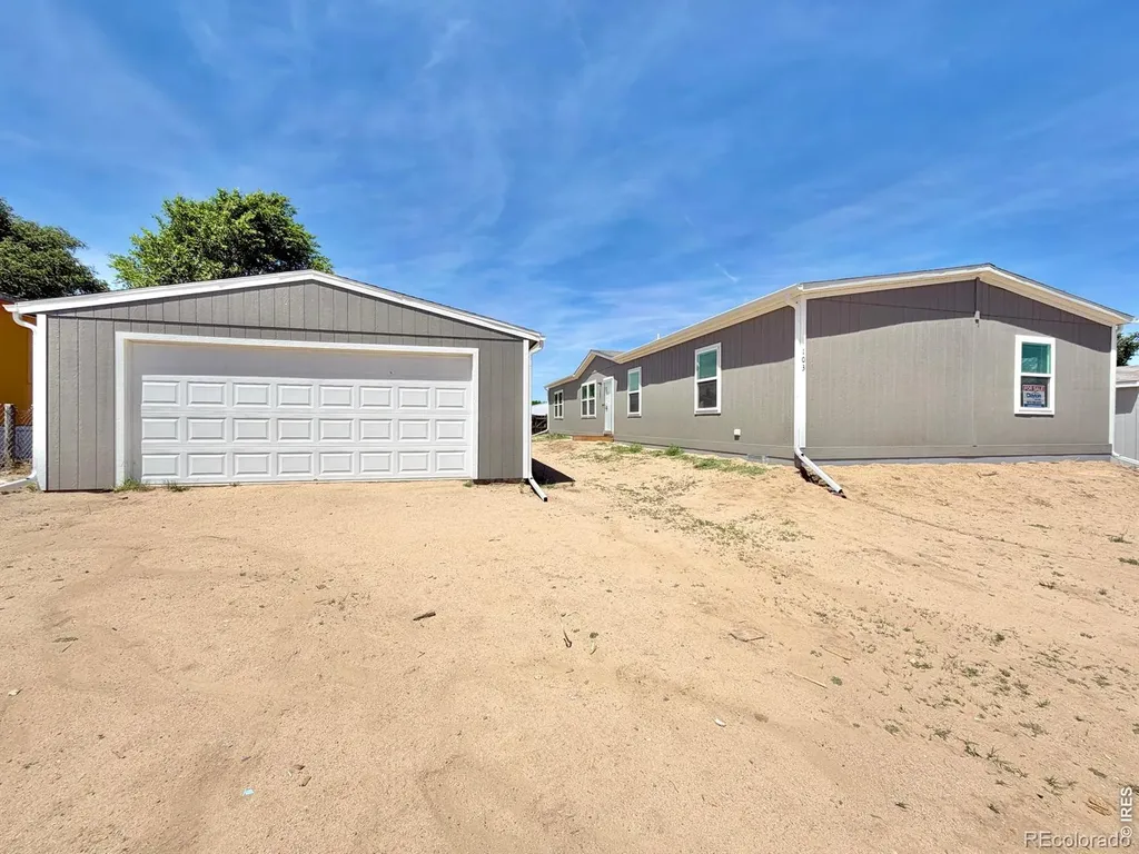 103 Beach Drive Log Lane Village CO 80705