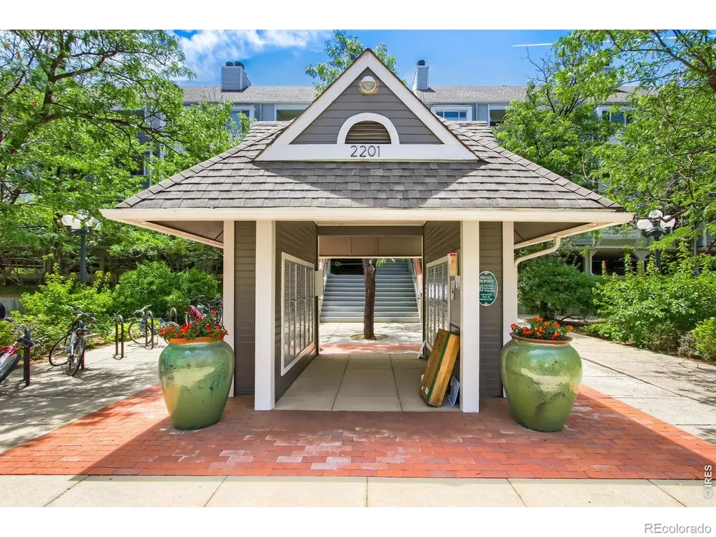 2201 Pearl Street Boulder CO 80302
