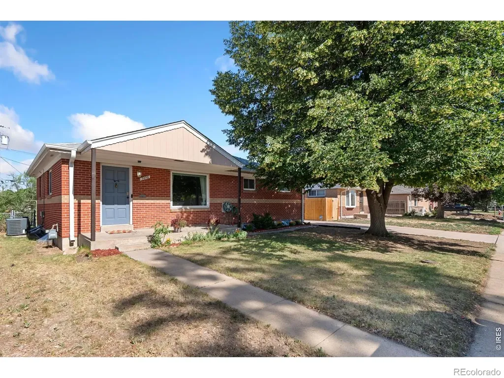 7270 Avrum Drive Denver CO 80221