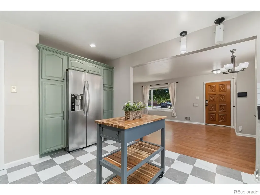 7270 Avrum Drive Denver CO 80221