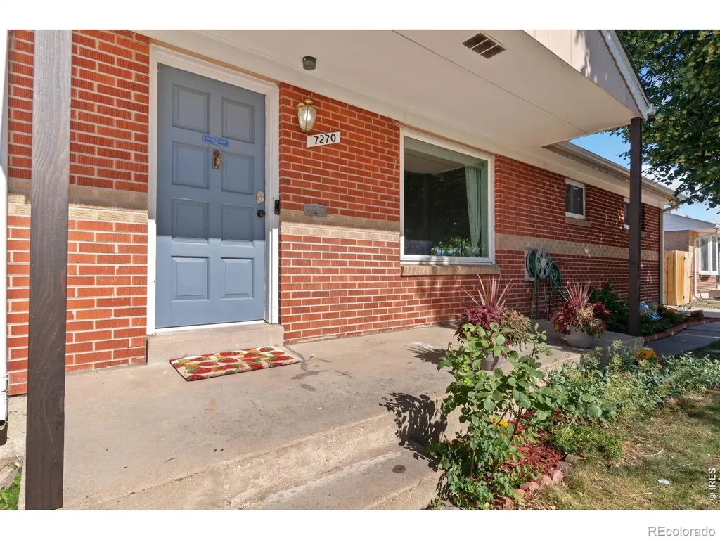 7270 Avrum Drive Denver CO 80221