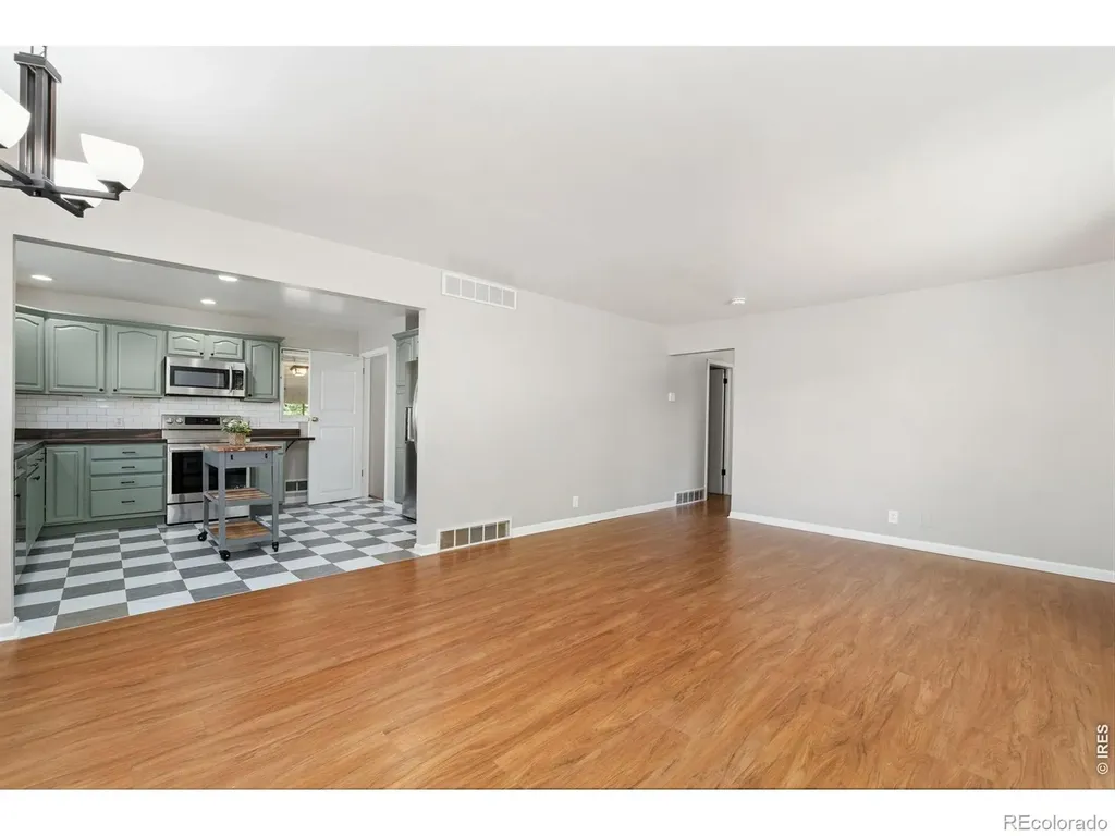 7270 Avrum Drive Denver CO 80221