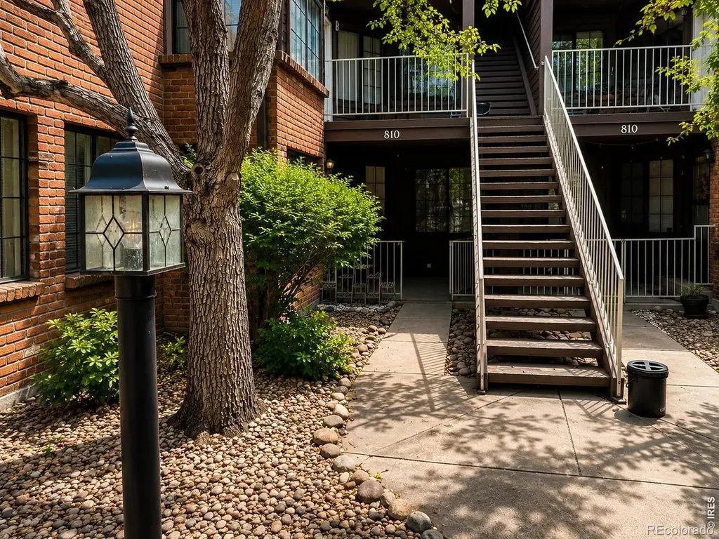 810 S Vance Street Lakewood CO 80226