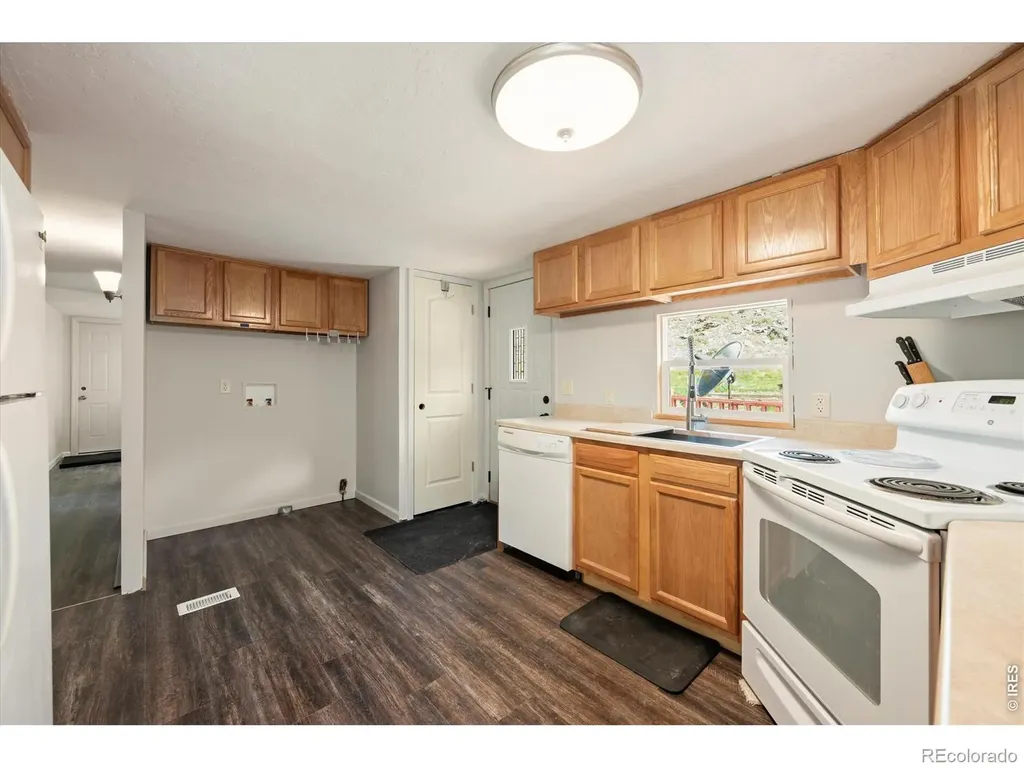 50 Meadow Lane Bellvue CO 80512