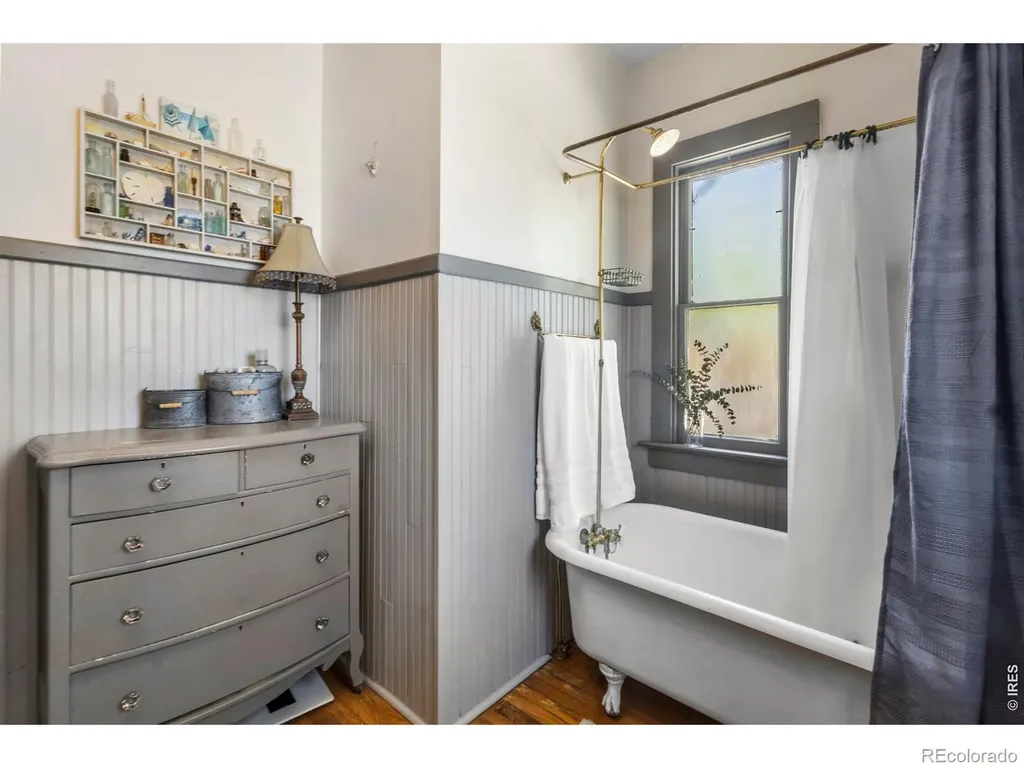 128 Bowen Street Longmont CO 80501