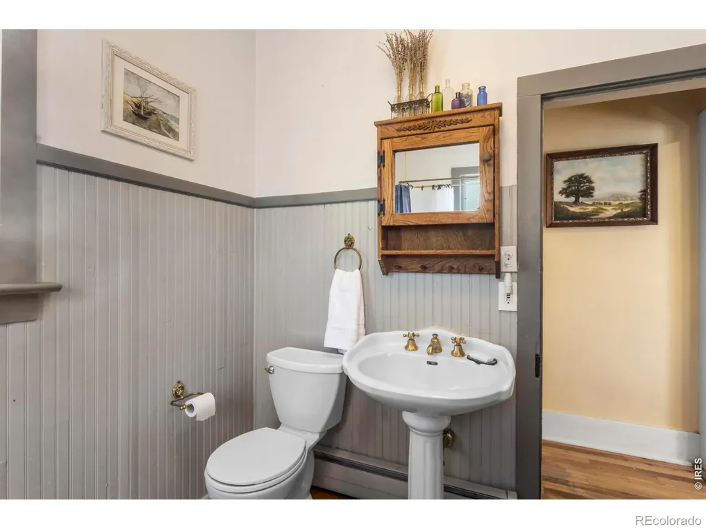 128 Bowen Street Longmont CO 80501