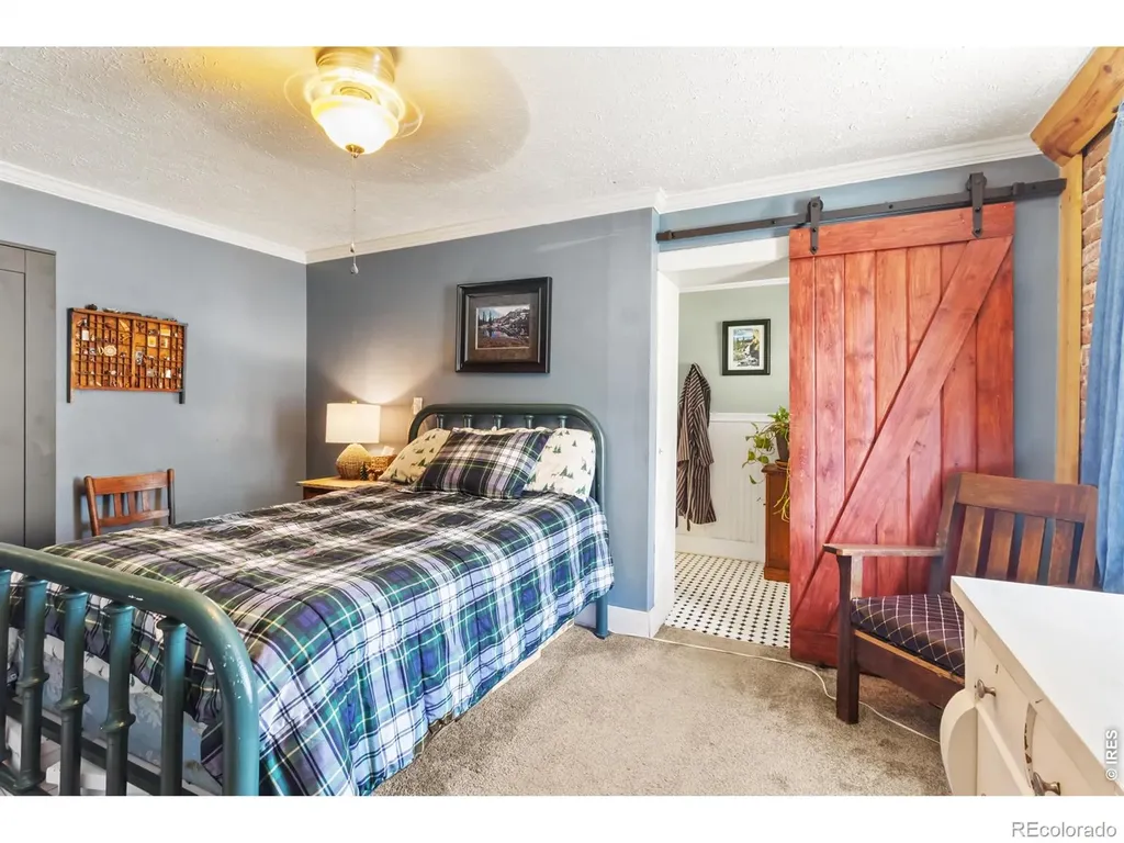 128 Bowen Street Longmont CO 80501
