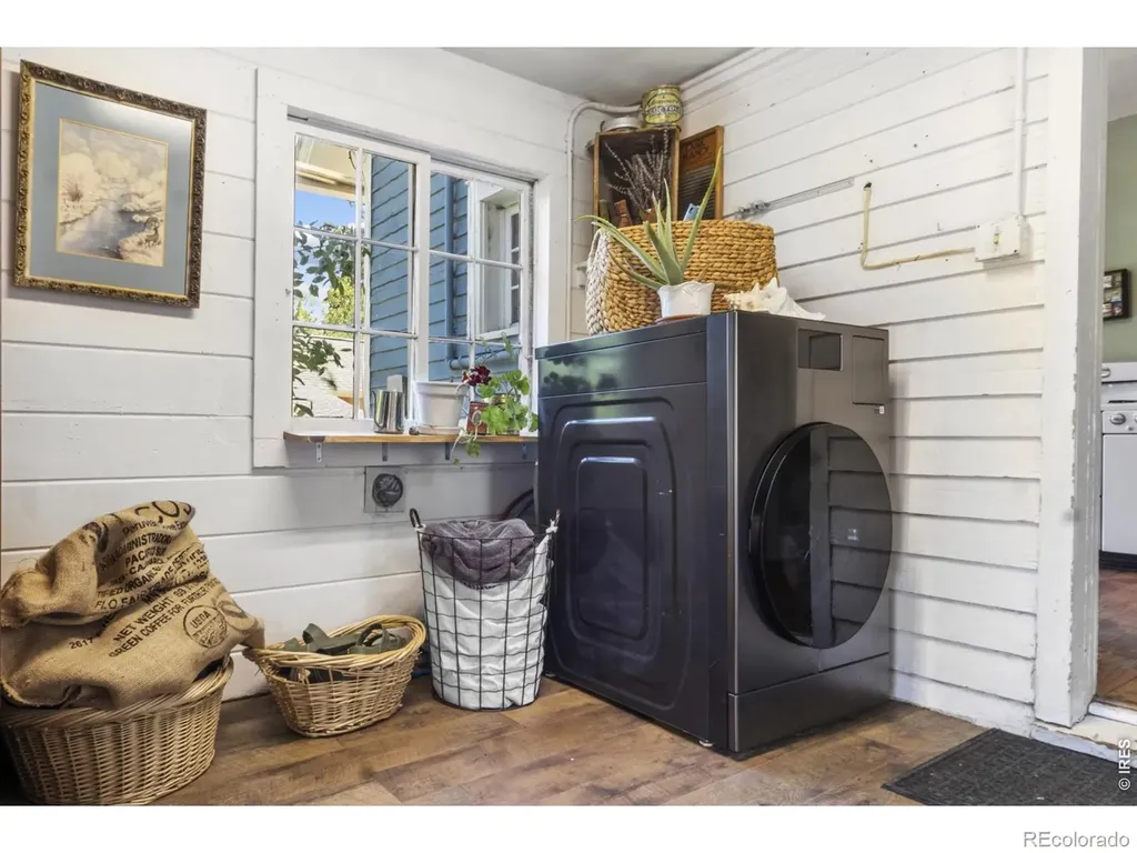 128 Bowen Street Longmont CO 80501