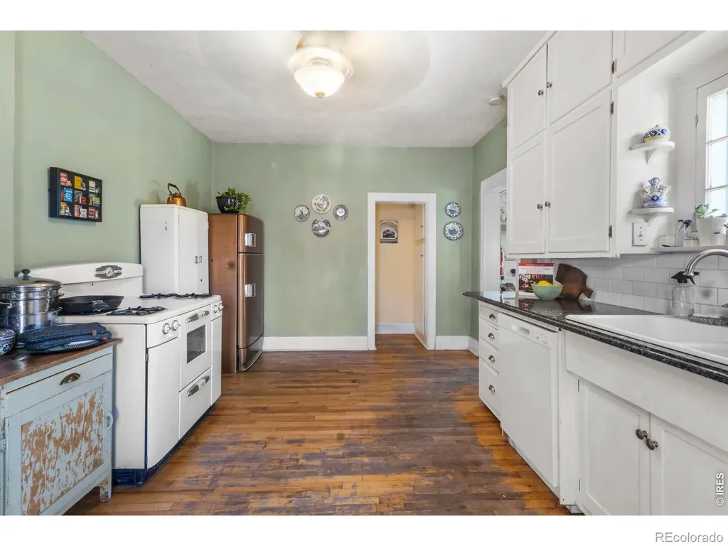 128 Bowen Street Longmont CO 80501