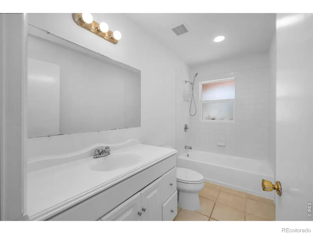 1603 Emery Street Longmont CO 80501