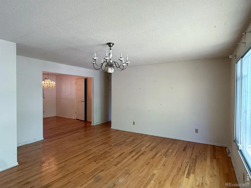 975 E 9th Avenue Broomfield CO 80020
