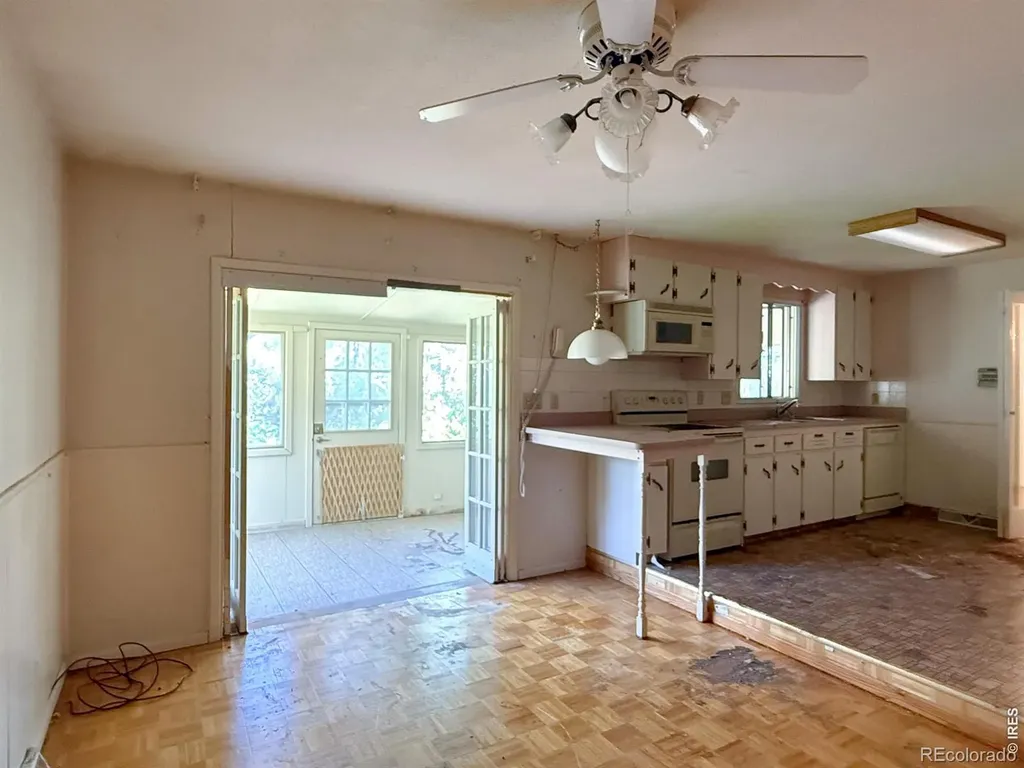 975 E 9th Avenue Broomfield CO 80020