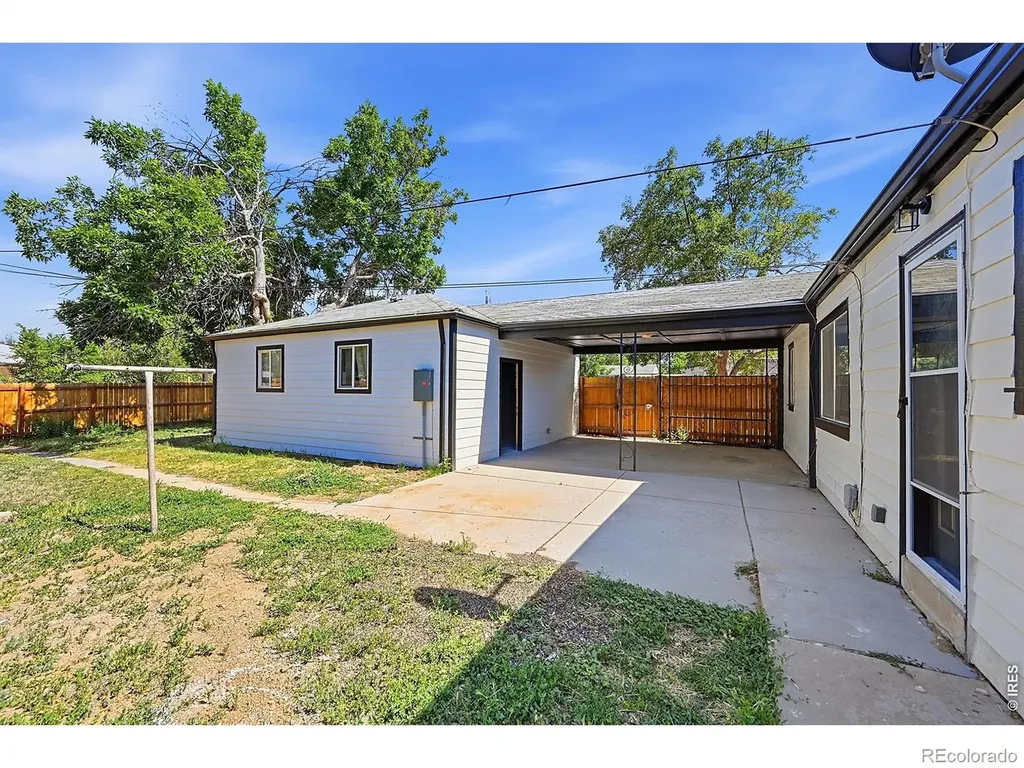 1902 Kenton Street Aurora CO 80010