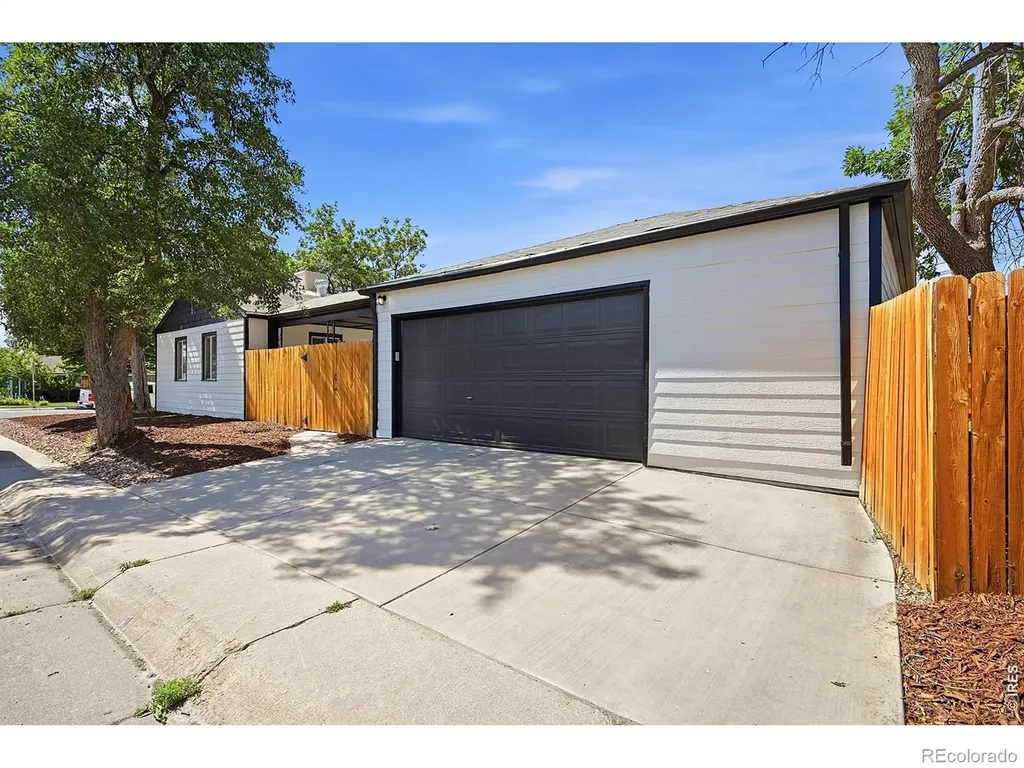 1902 Kenton Street Aurora CO 80010