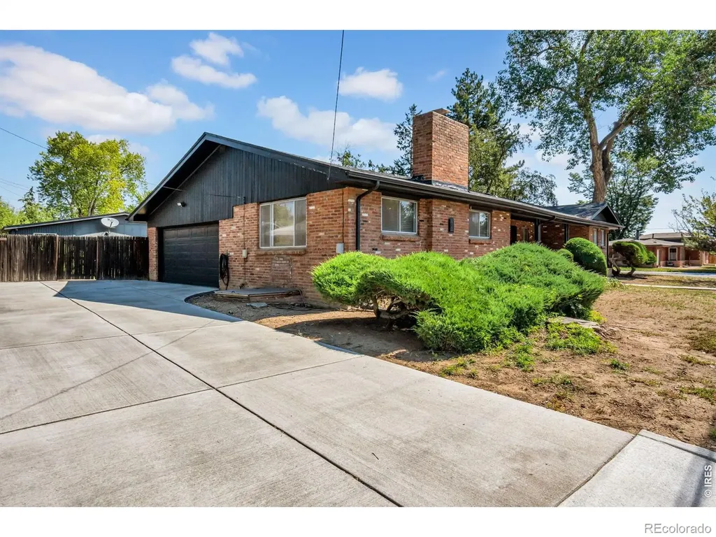 905 W 3rd Avenue Broomfield CO 80020