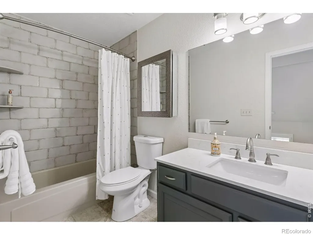8099 Meadowdale Square Niwot CO 80503