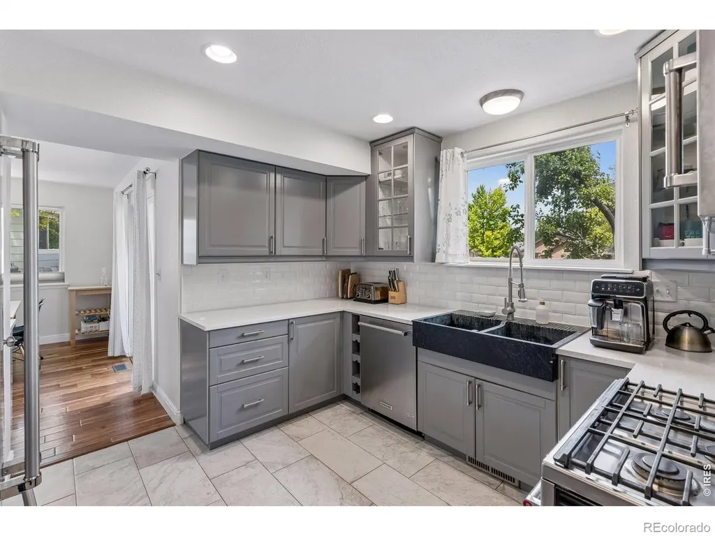 8099 Meadowdale Square Niwot CO 80503