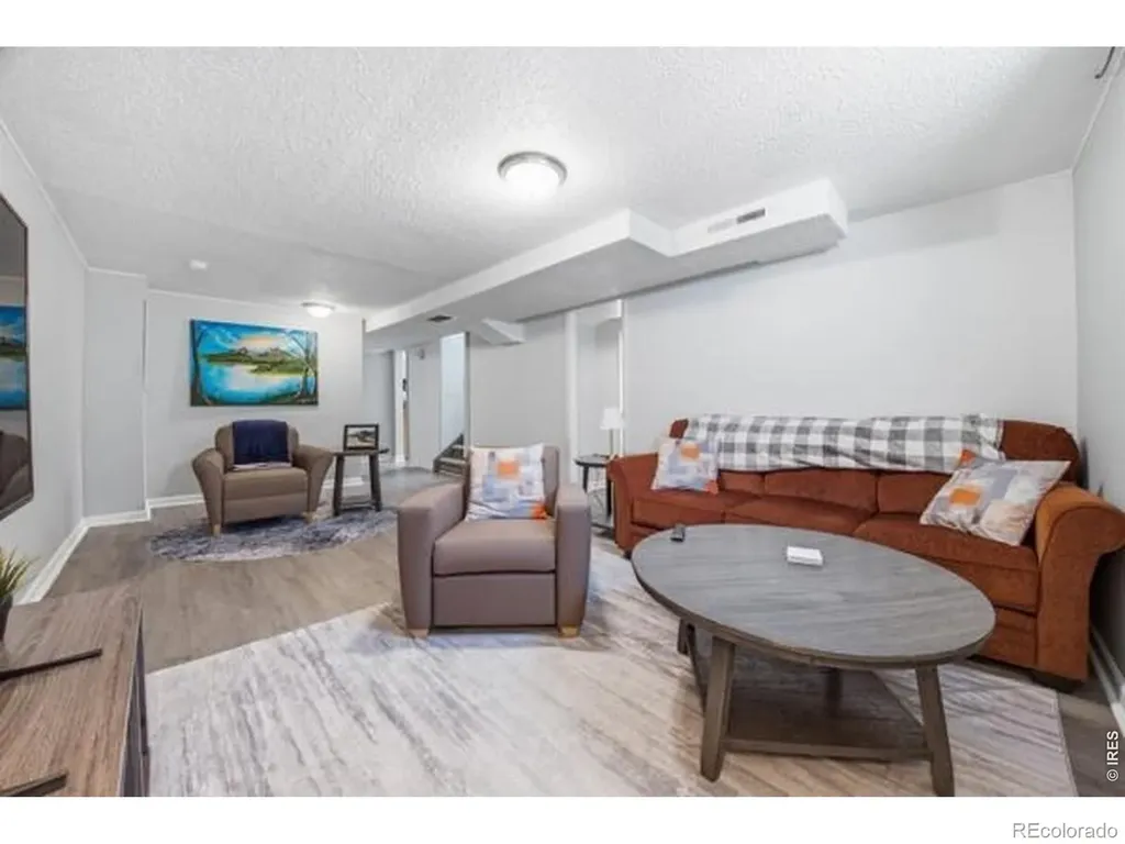 4 S Gay Drive Longmont CO 80501