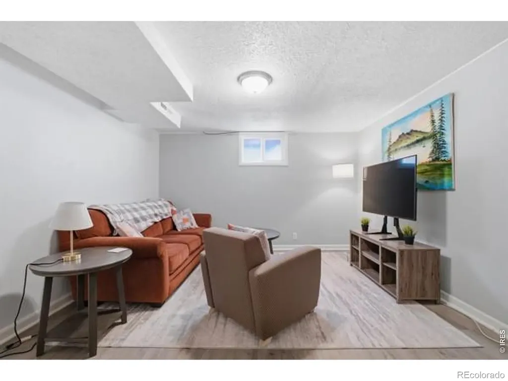 4 S Gay Drive Longmont CO 80501