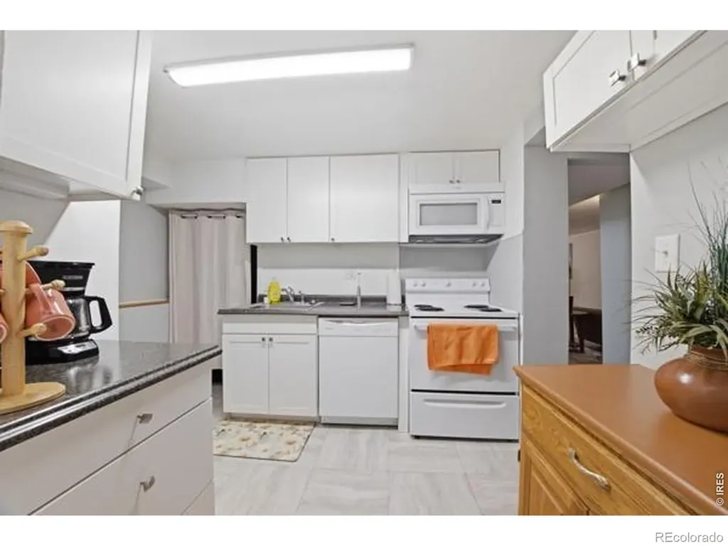 4 S Gay Drive Longmont CO 80501