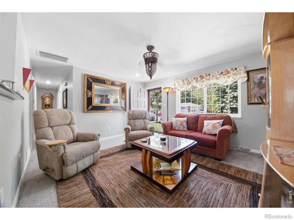 4 S Gay Drive Longmont CO 80501