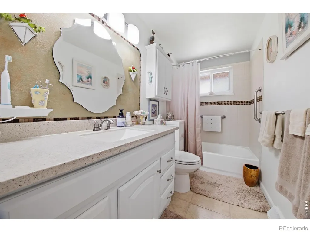 4 S Gay Drive Longmont CO 80501