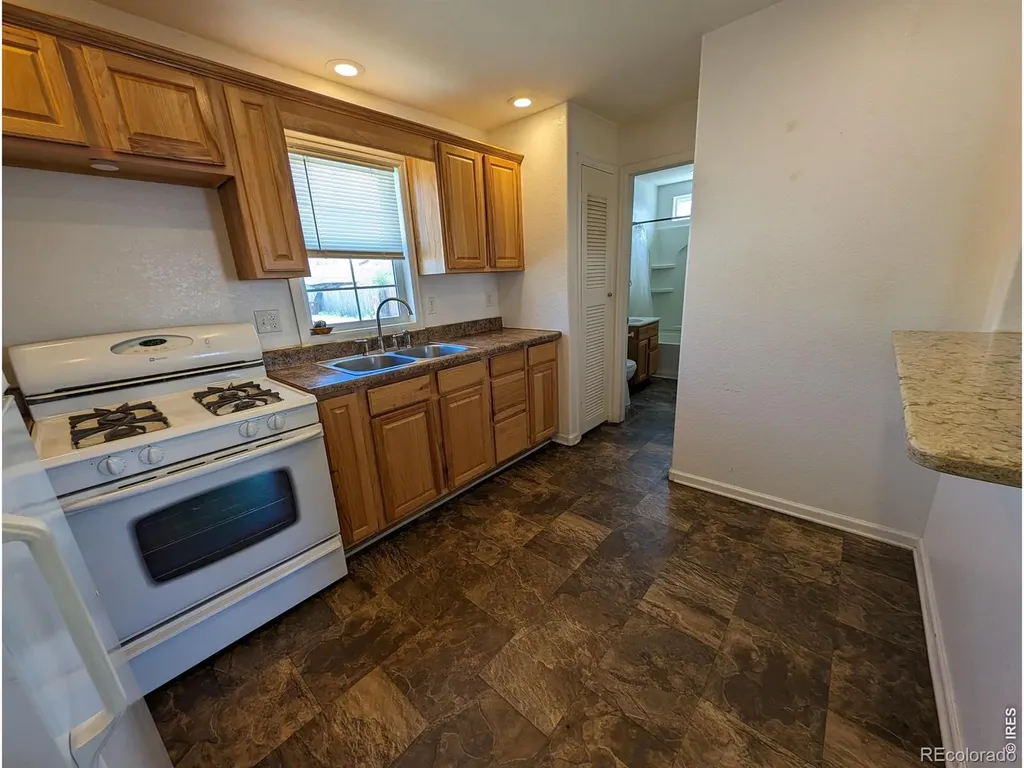 103 S 8th Avenue Sterling CO 80751
