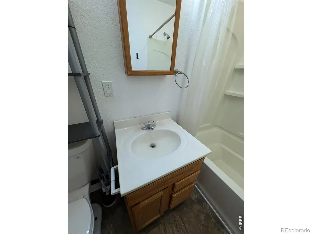 103 S 8th Avenue Sterling CO 80751