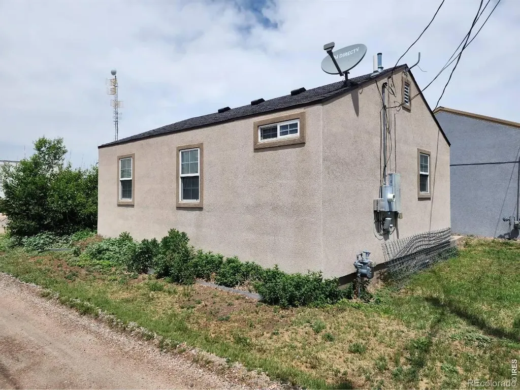 103 S 8th Avenue Sterling CO 80751