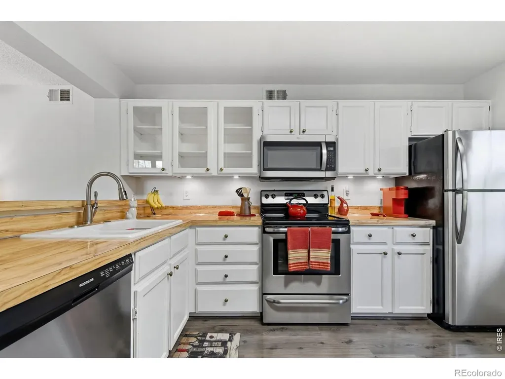 965 S Miller Street Lakewood CO 80226