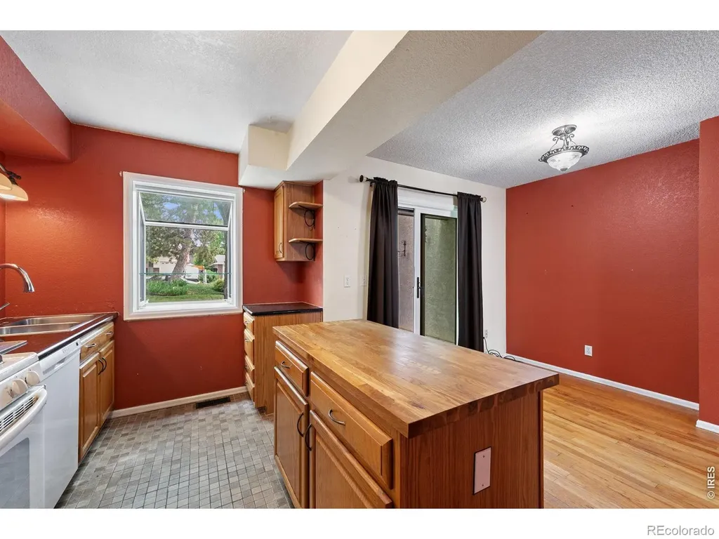 2243 Emery Street Longmont CO 80501