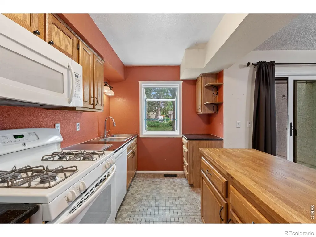 2243 Emery Street Longmont CO 80501