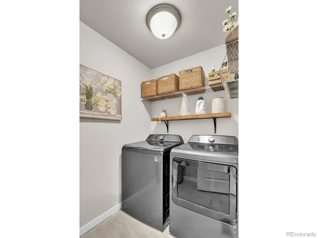 1083 Mountain Drive Longmont CO 80503